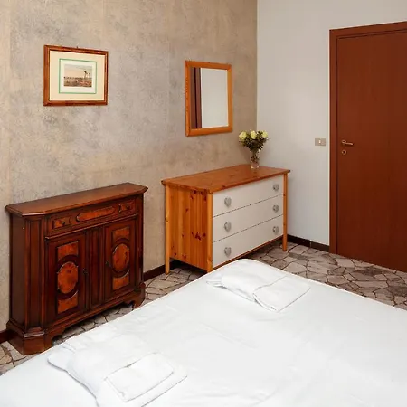 Doria Guest House Milánó